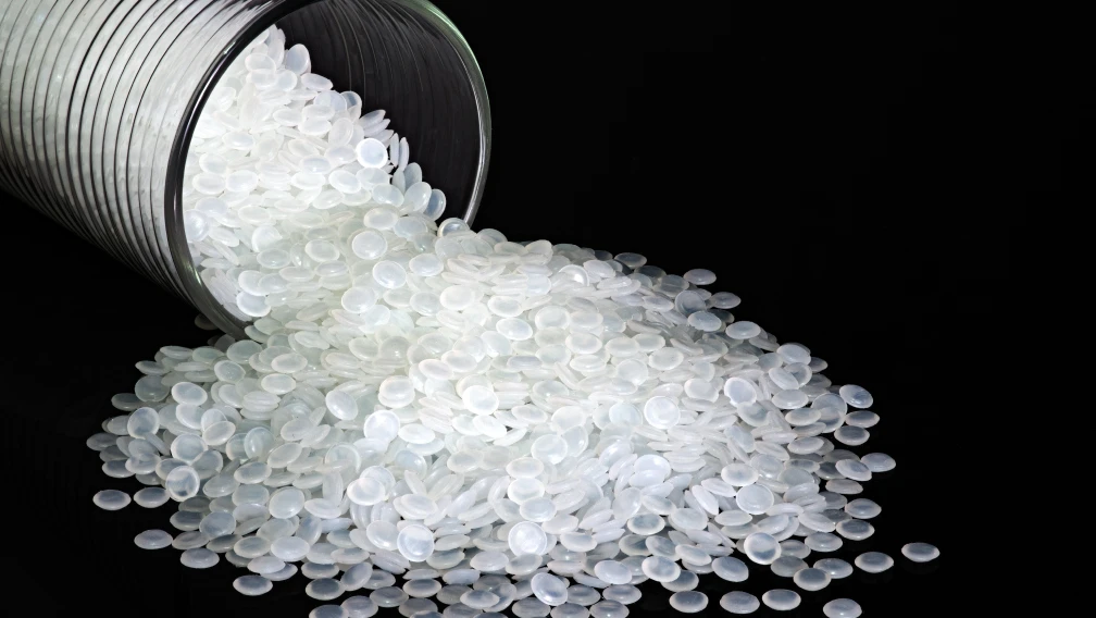 Virgin vs. Recycled Polypropylene in Nonwoven Bag Manufacturing: A Material Performance and Compliance Analysis